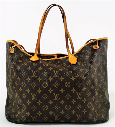 articles of voyage louis vuitton|Louis Vuitton voyage bag.